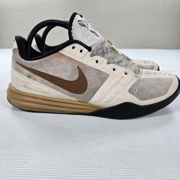 Nike Kobe Bryant Mentality Sail‎ Metallic Golden Black Basketball Shoe Size 7.5 main image 5